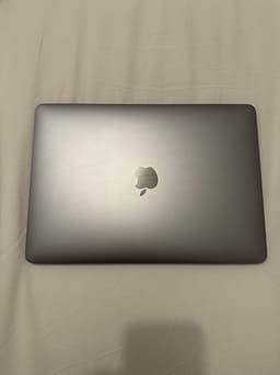 MacBook Pro 13” M2 – 8GB RAM – 512GB SSD