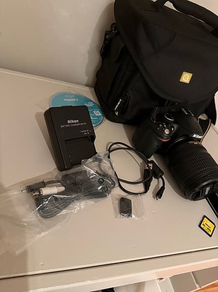 Nikon D3200 i nyskick – Endast 4555 exponeringar! + objektiv