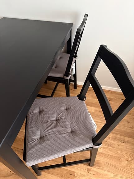 Set of dinning chairs + table