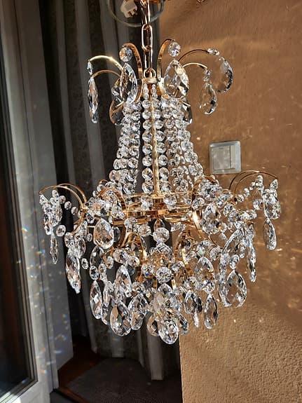Vacker och elegant kristallkrona, taklampa! I perfekt skick!