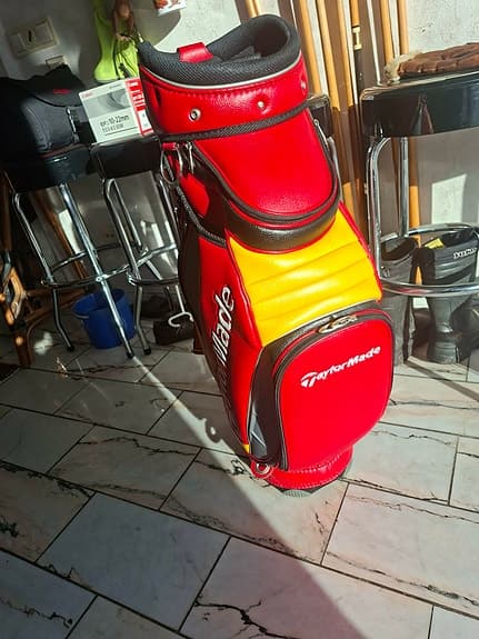 TaylorMade golfbag röd
