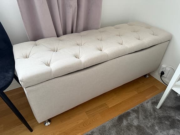 Sittbänk med förvaring (sängkista)