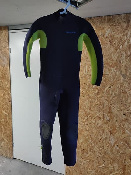 surf dräkt 4/3 mm 8 år
