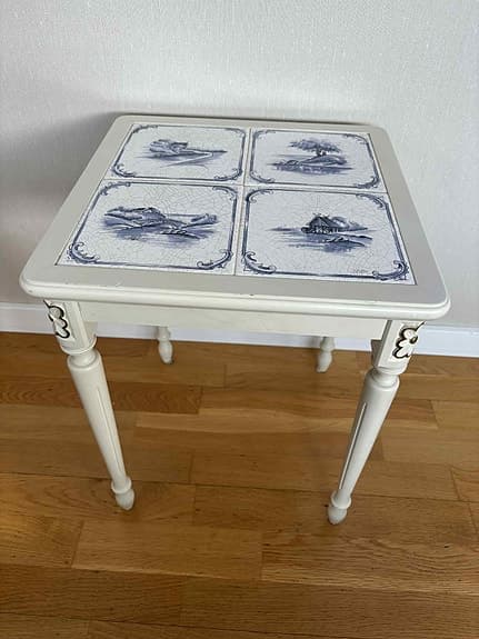 Bord sidobord Gustaviansk stil, 1900-tal kakelbord