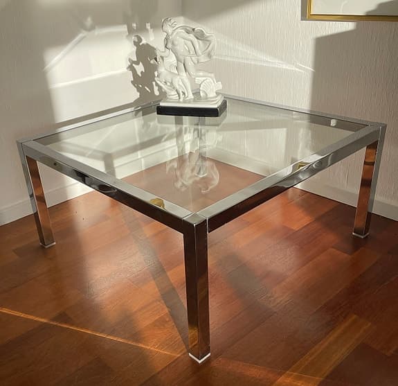 Glasbord, tre soffbord i samma serie.