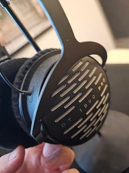 Beyerdynamic DT 1990 Pro hörlurar svart