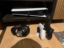 Paketpris, Säljer ett knappt använt PlayStation 5 Digital Edition-paket.