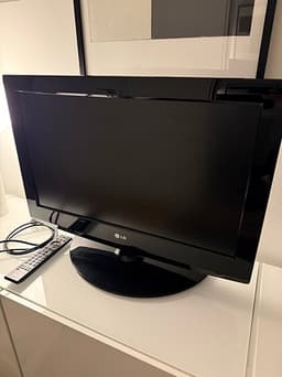LG TV 26"