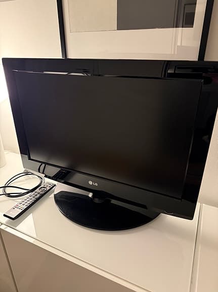 LG TV 26"