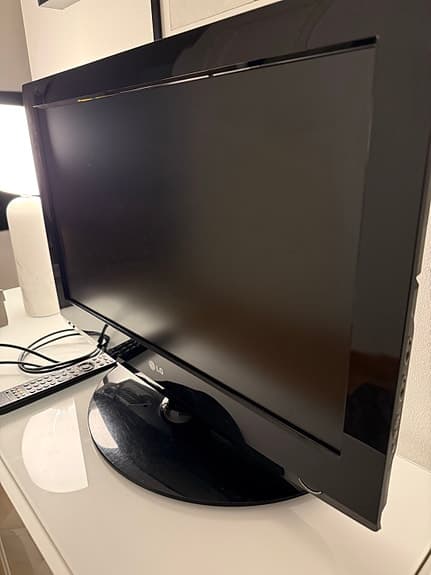 LG TV 26"