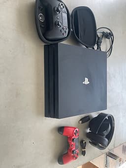 PS4 Pro + Controllers