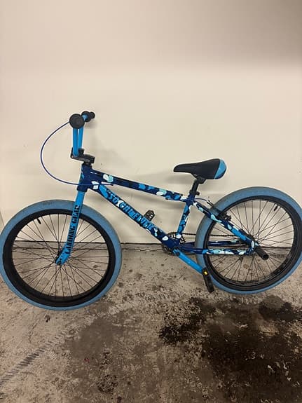 SE Bikes So Cal Flyer 24'' Wheelie Bike Blue Camo