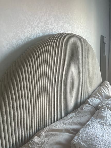 Jotex sänggavel beige sammet