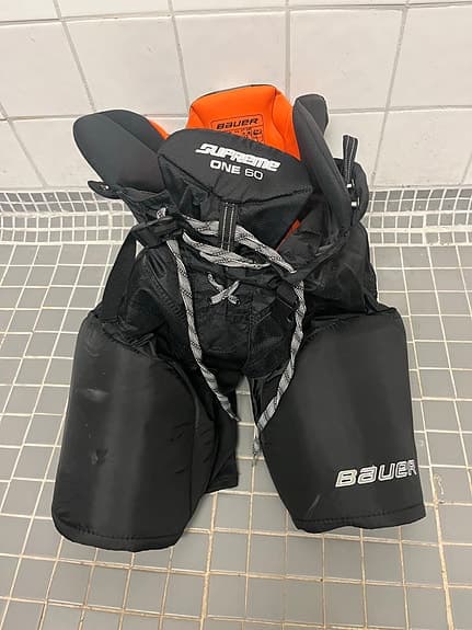 Bauer Supreme One 60 ishockeybyxor svart