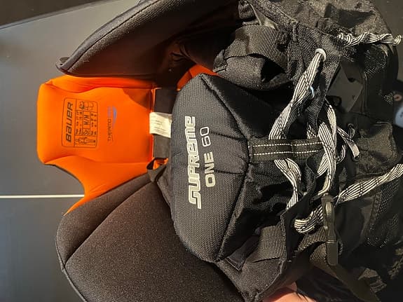 Bauer Supreme One 60 ishockeybyxor svart