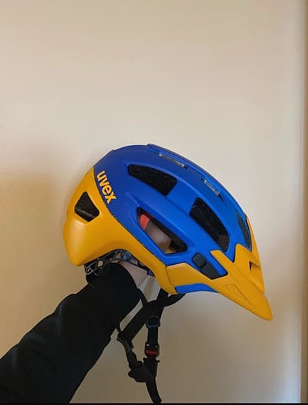 MTB cykelhjälm från UVEX