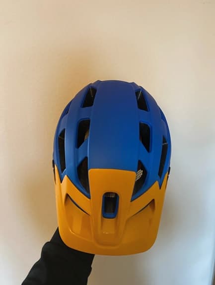 MTB cykelhjälm från UVEX