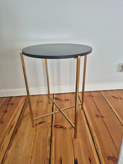 Sidobord marmor i nyskick