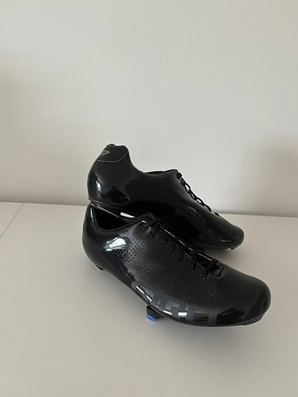 Nya, ej använda Giro Empire landsvägscykelskor svarta storlek 42