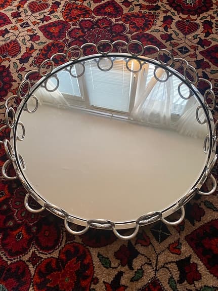 Bricka med fin spegel i