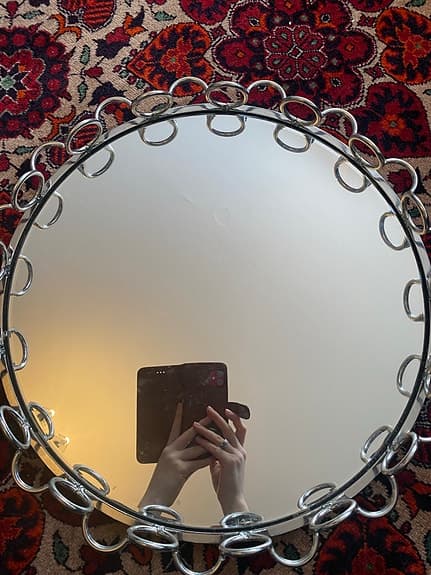 Bricka med fin spegel i