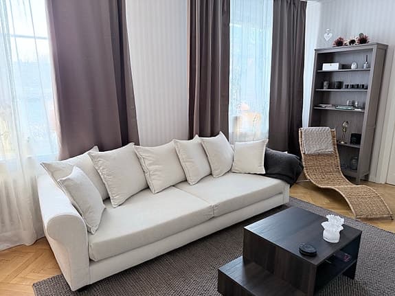 Beverly soffa från Mio – Ljusbeige – Mycket fint skick