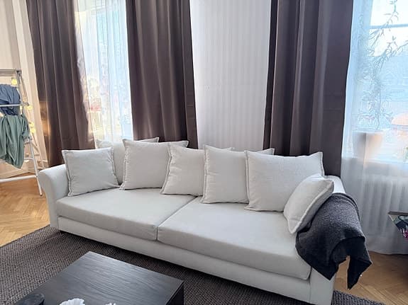Beverly soffa från Mio – Ljusbeige – Mycket fint skick