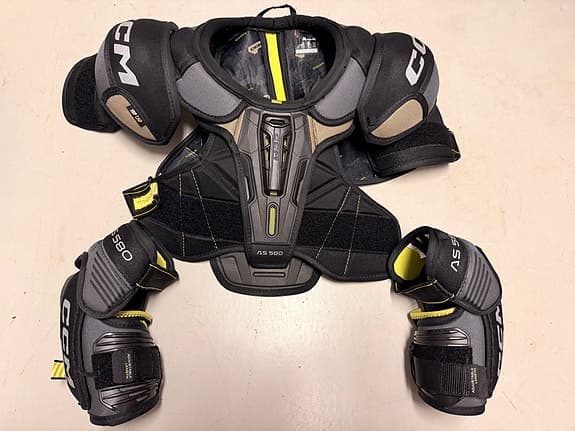 CCM HockeySkulderskydd + CCM Hockeyarmbågsskydd