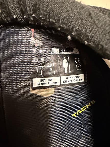 CCM HockeySkulderskydd + CCM Hockeyarmbågsskydd