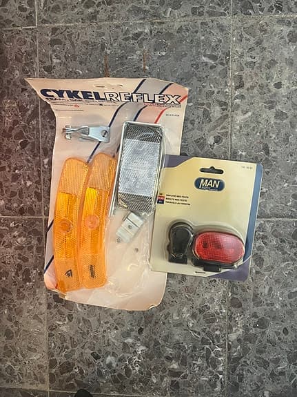 Rex Sport cykelhjälm/ reflexer/ cykeldäck/ skärm