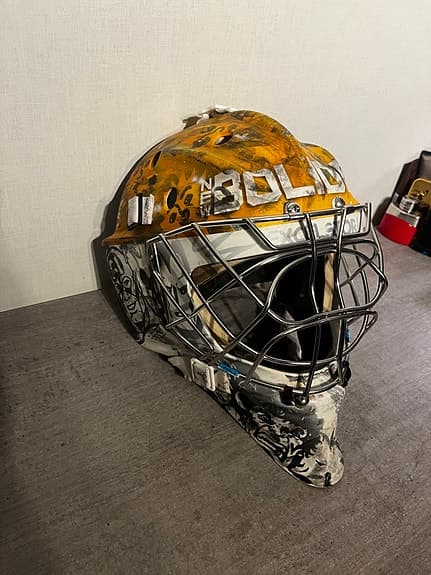 Mantas armalis använda målvaktshjälm från säsongen 19/20