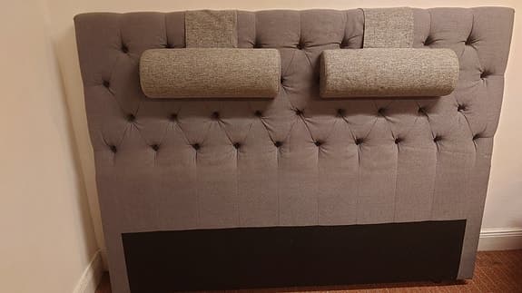 Mio sänggavel grå textil