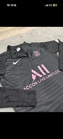 Nike PSG långärmad fotbollströja svart rosa