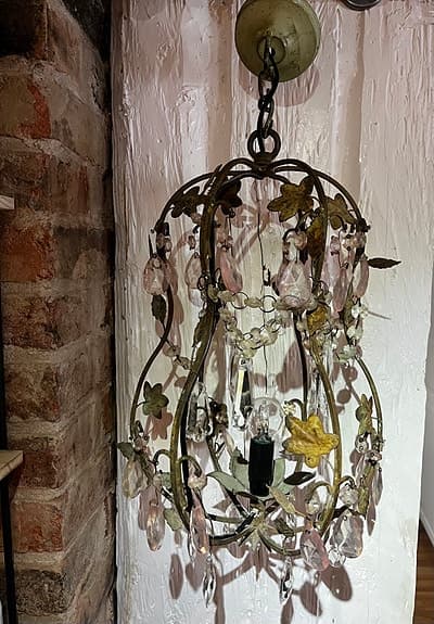 Taklampa/kristallkrona miljögården