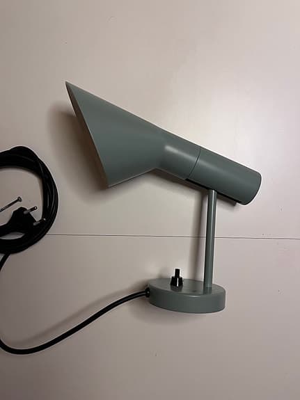 2 st Louis Poulsen AJ vägglampa Ljus petroleum