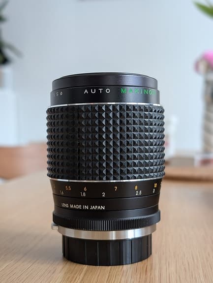 Makinon 135mm f/2.8 – Vintage teleobjektiv