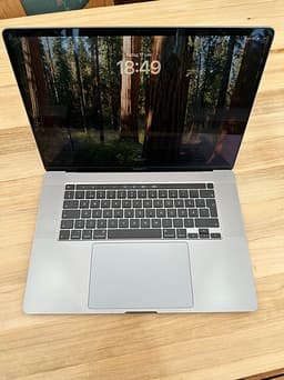 MacBook Pro 16” 2019 med touch bar