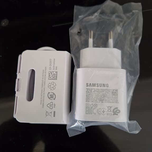 Original Samsung 25 Watts PD Supersnabbladdare med kabel HELT NY