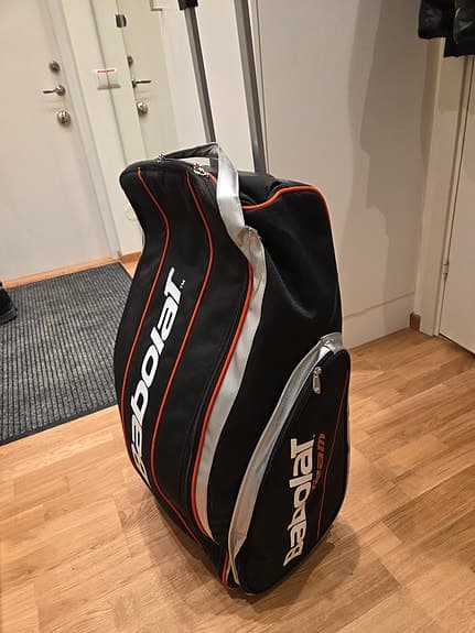 Babolat rullväska tennis svart röd