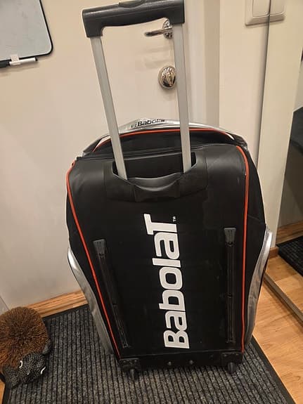 Babolat rullväska tennis svart röd