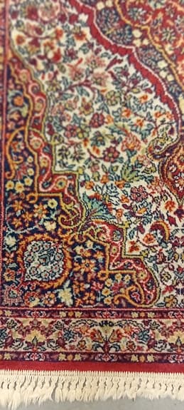 orientalisk ullmatta med vacker mönster