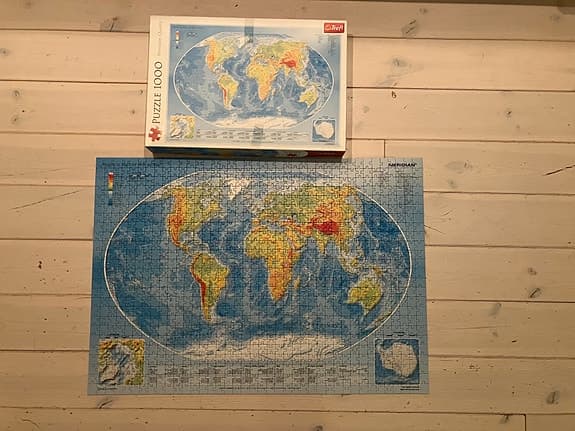Trefl World Map pussel 1000 bitar