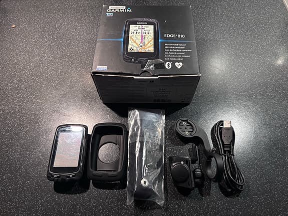 Garmin Edge 810 cykeldator med tillbehör och pulsband