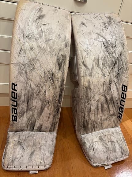 Målvaktsbenskydd Bauer Hyperlite, Senior XL (36+).