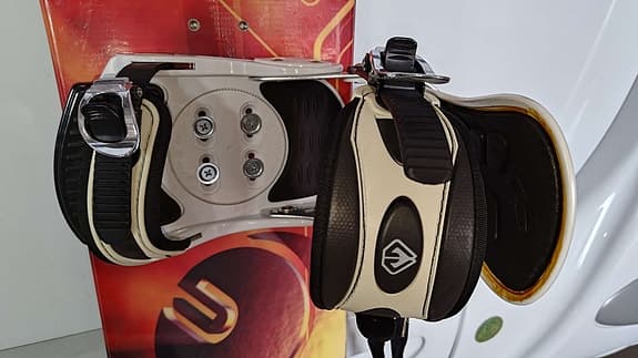 Extrem Eline 151 Snowboard + Warp bindningar