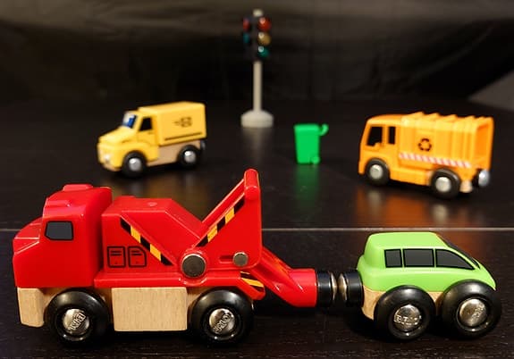🚒 🚌 BRIO bärgningsbil 33528 + 2 servicefordon + trafikljus (paket) 🚦🚚🚗