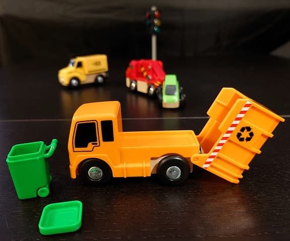 🚒 🚌 BRIO bärgningsbil 33528 + 2 servicefordon + trafikljus (paket) 🚦🚚🚗