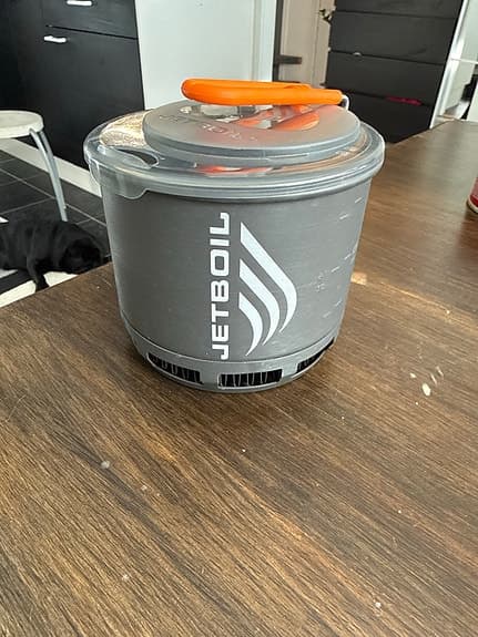 Jetboil friluftskök med kastrull och stöd