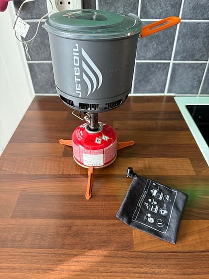 Jetboil friluftskök med kastrull och stöd