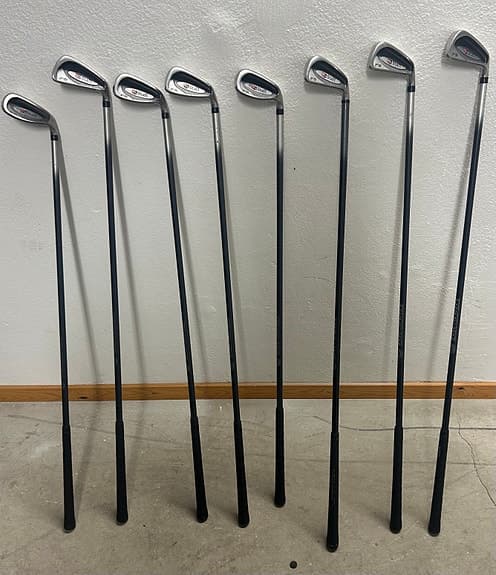 Wilson fs FatShaft Pulsar golfklubbor järnset svart